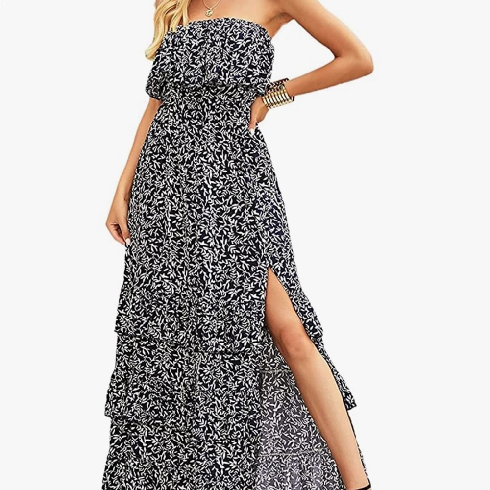 Strapless dress Med. Worn once for a shower Navy Blue